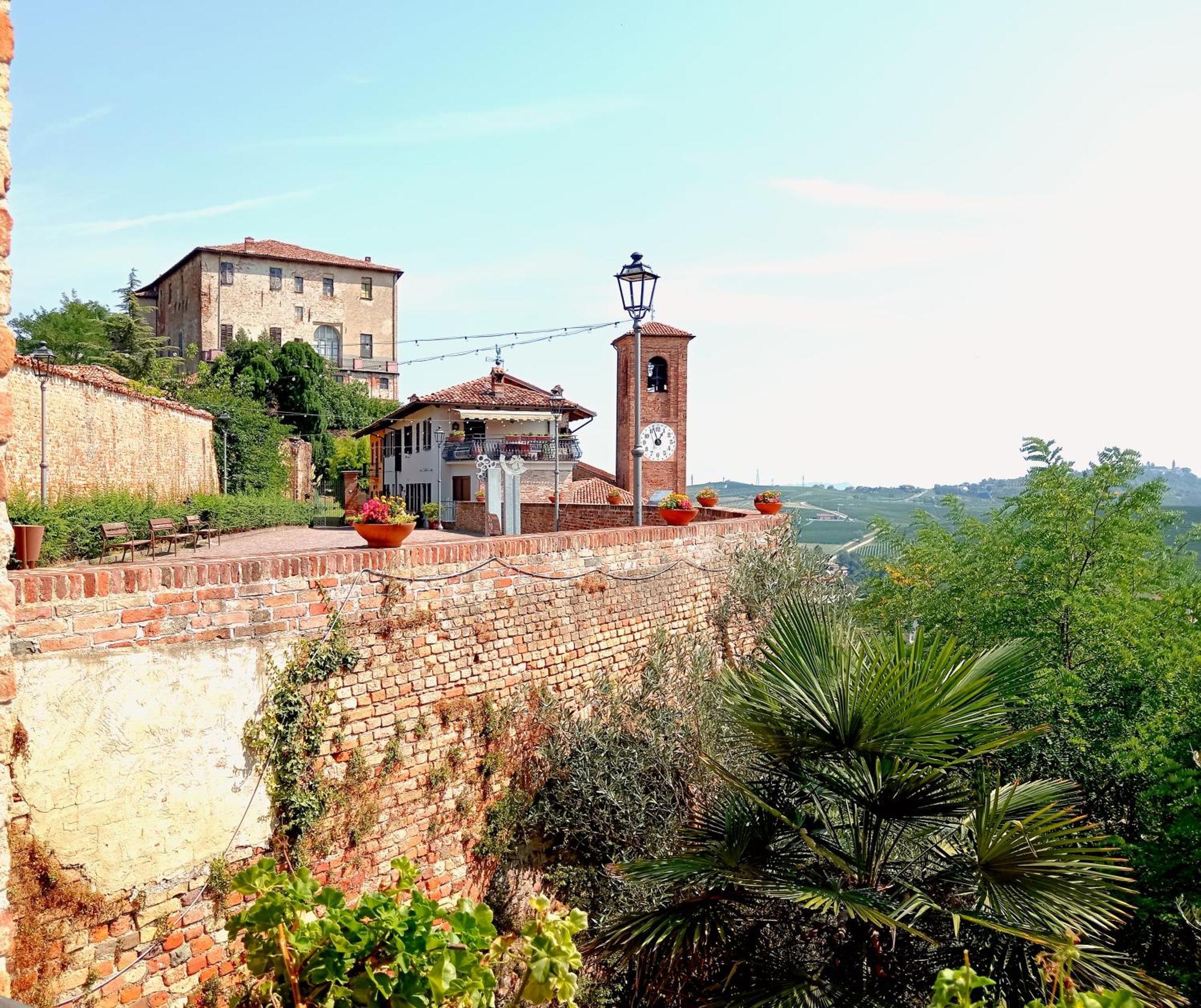 Teresa Al Belvedere Rooms&Holidayapartments Camere&Appartamenti Castellinaldo エクステリア 写真